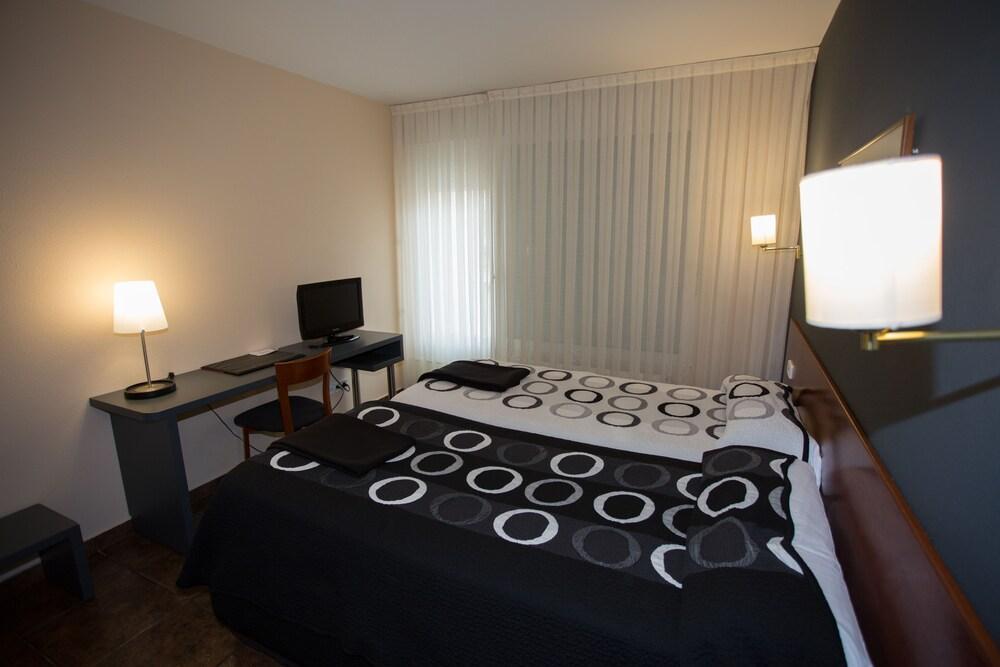 אסטייה Hotel Yerri מראה חיצוני תמונה