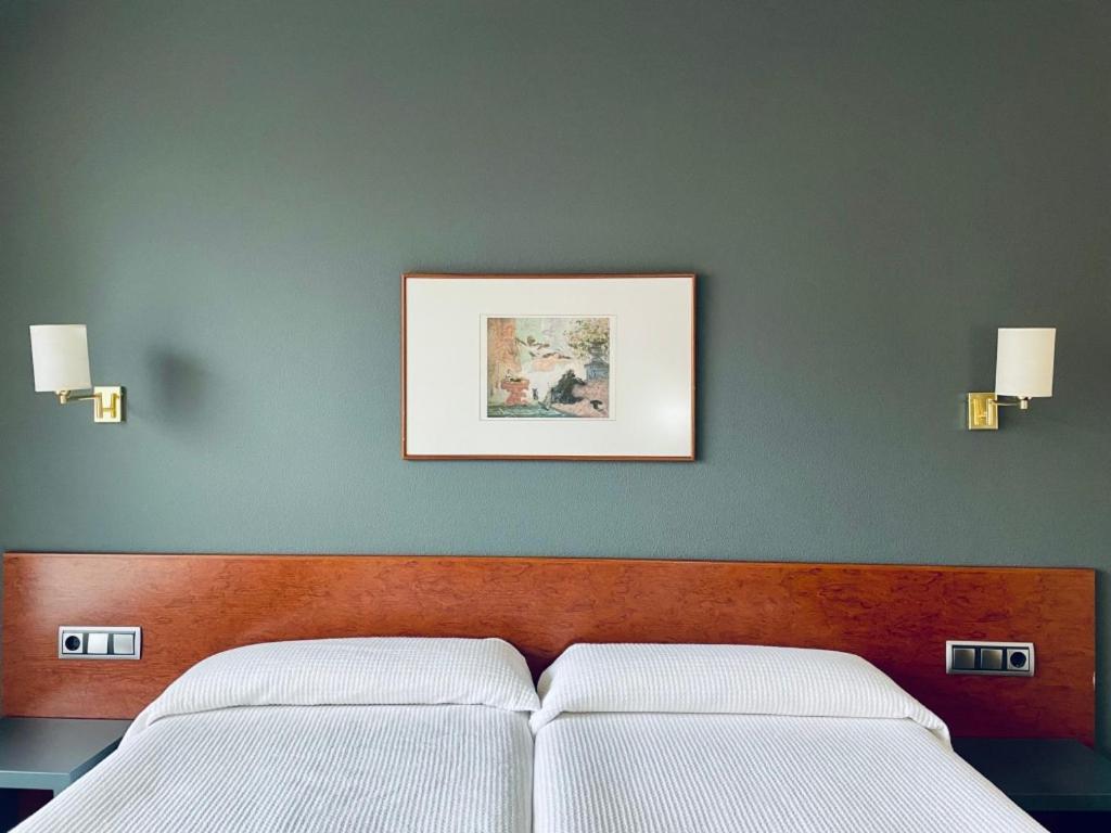 אסטייה Hotel Yerri מראה חיצוני תמונה