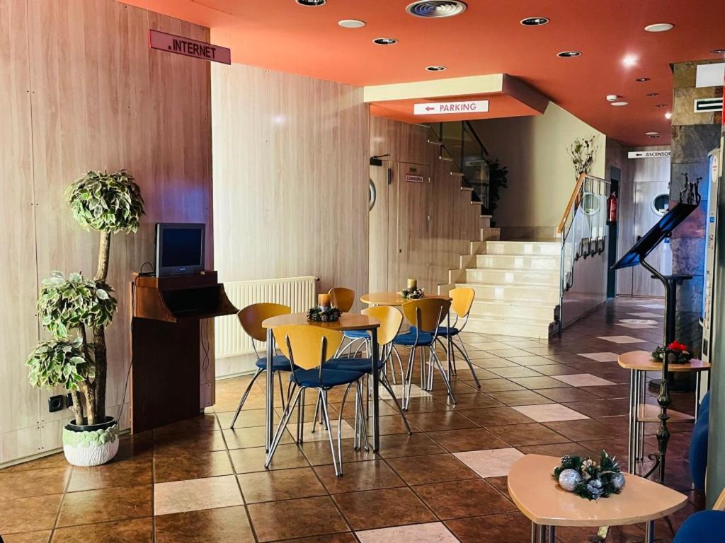 אסטייה Hotel Yerri מראה חיצוני תמונה