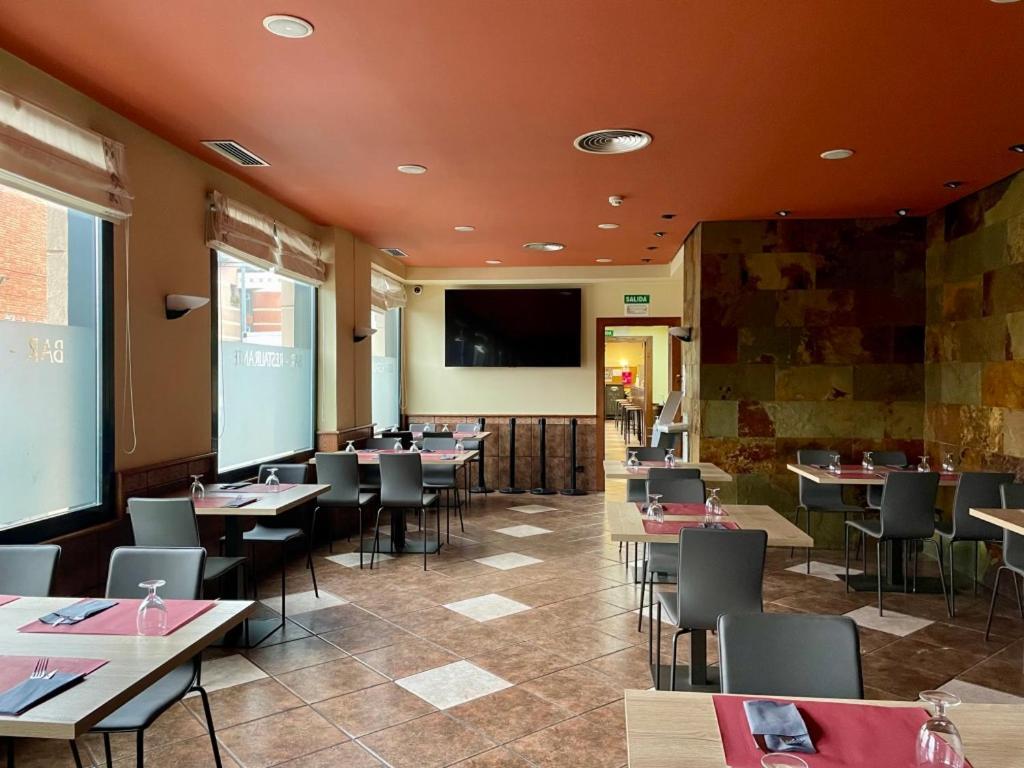 אסטייה Hotel Yerri מראה חיצוני תמונה