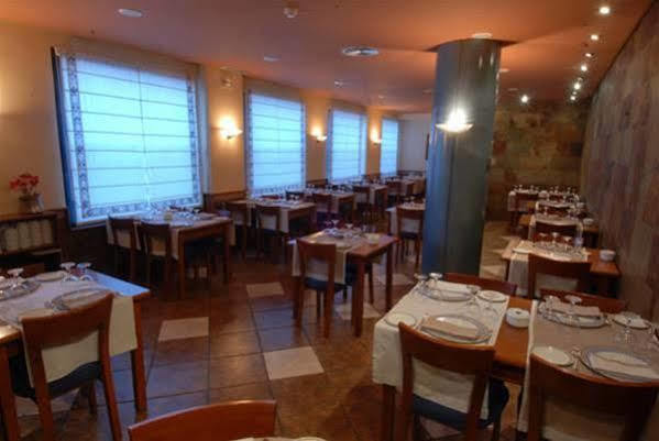 אסטייה Hotel Yerri מראה חיצוני תמונה